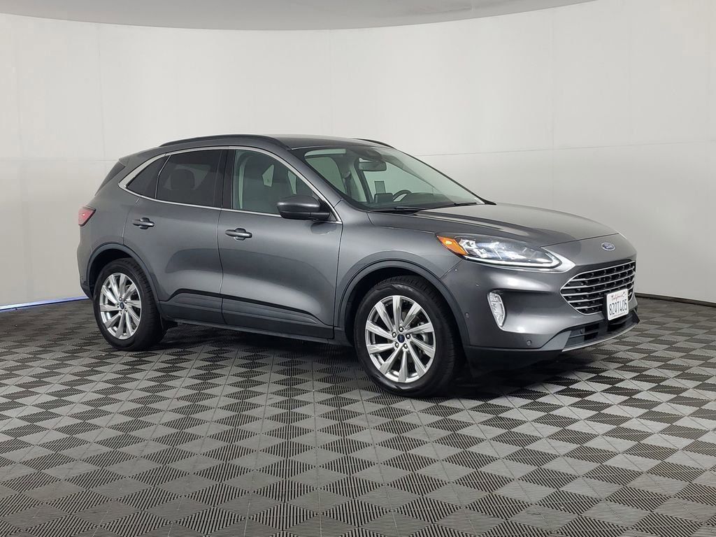 2022 Ford Escape Titanium Hybrid photo 2