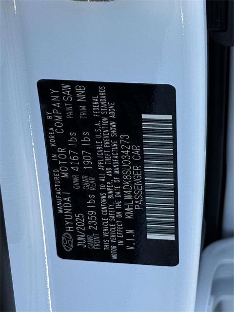 2025 Hyundai Elantra Base photo 26