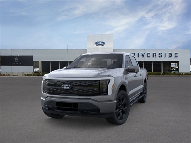 2025 Ford F-150 Lightning Platinum photo 2