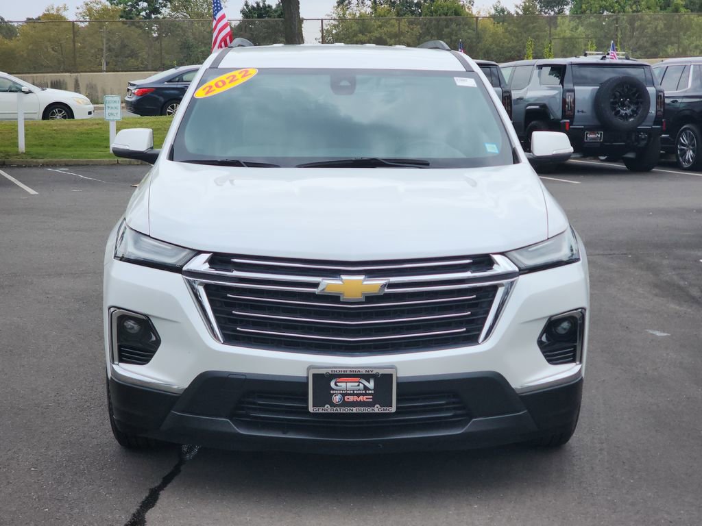 2022 Chevrolet Traverse Leather photo 2