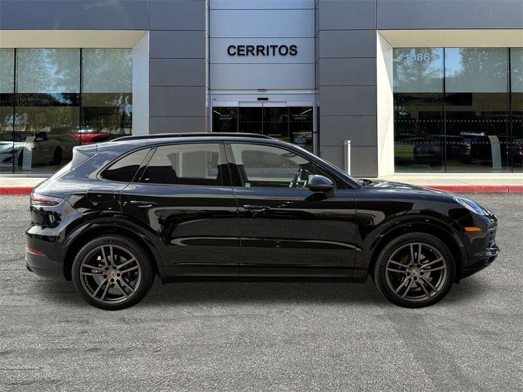 2019 Porsche Cayenne Base photo 2