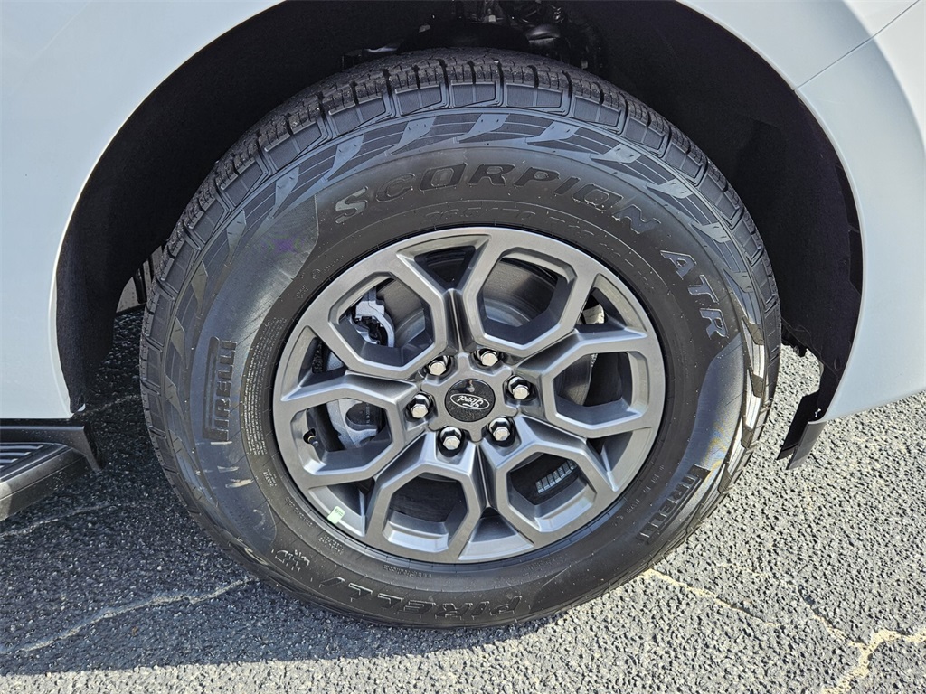 2025 Ford Expedition photo 13