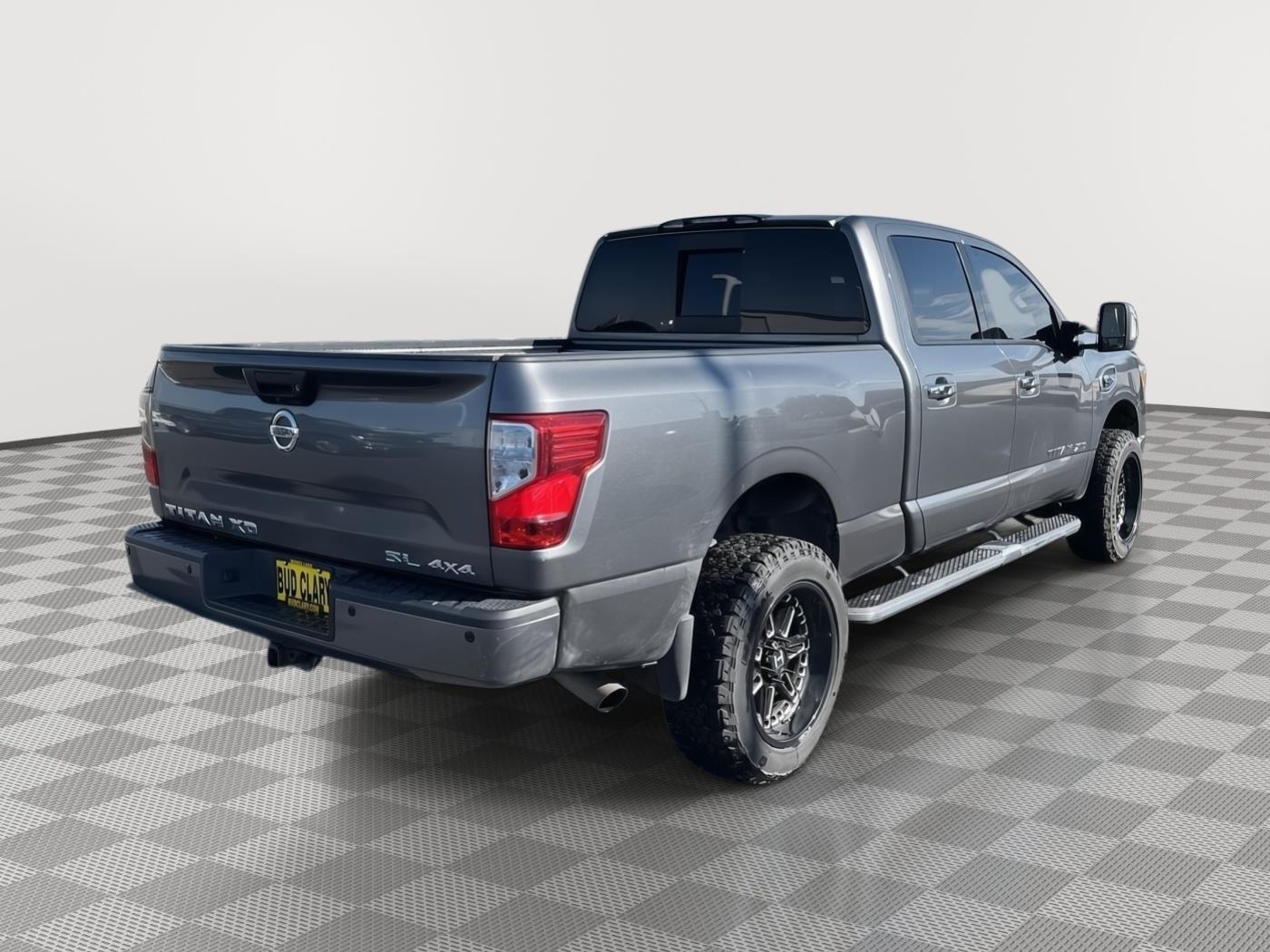 2016 Nissan Titan SL photo 5