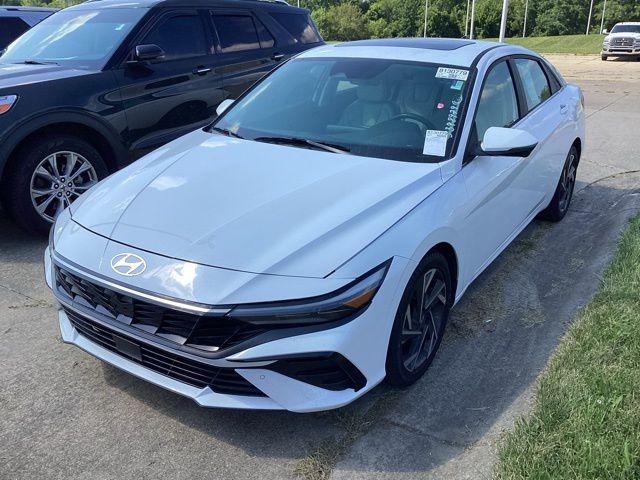 2024 Hyundai Elantra Limited photo 3