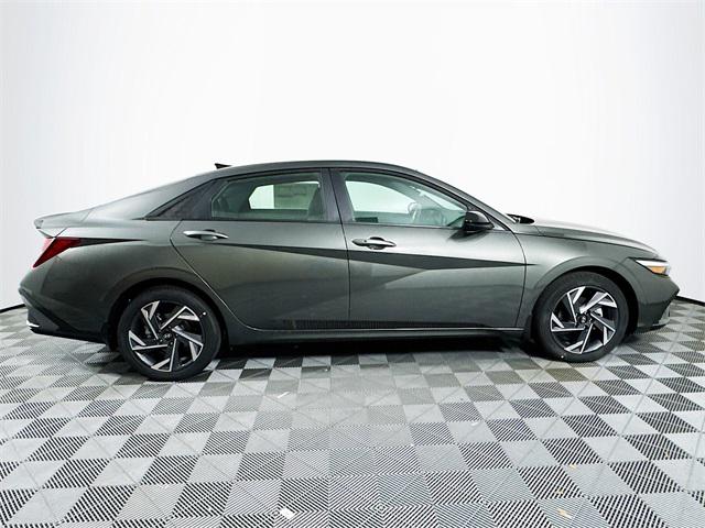 2025 Hyundai Elantra SEL Sport photo 6