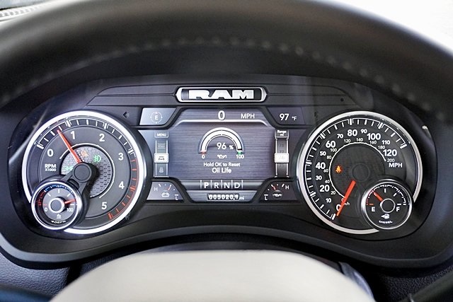 2024 Ram 3500 Laramie photo 31