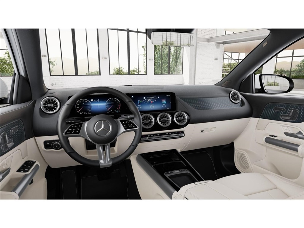 2025 Mercedes Benz GLA 250 4MATIC photo 3