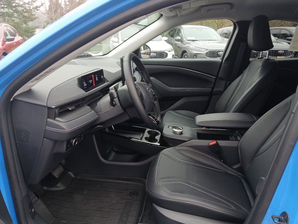 2024 Ford Mustang Mach-E Premium photo 4
