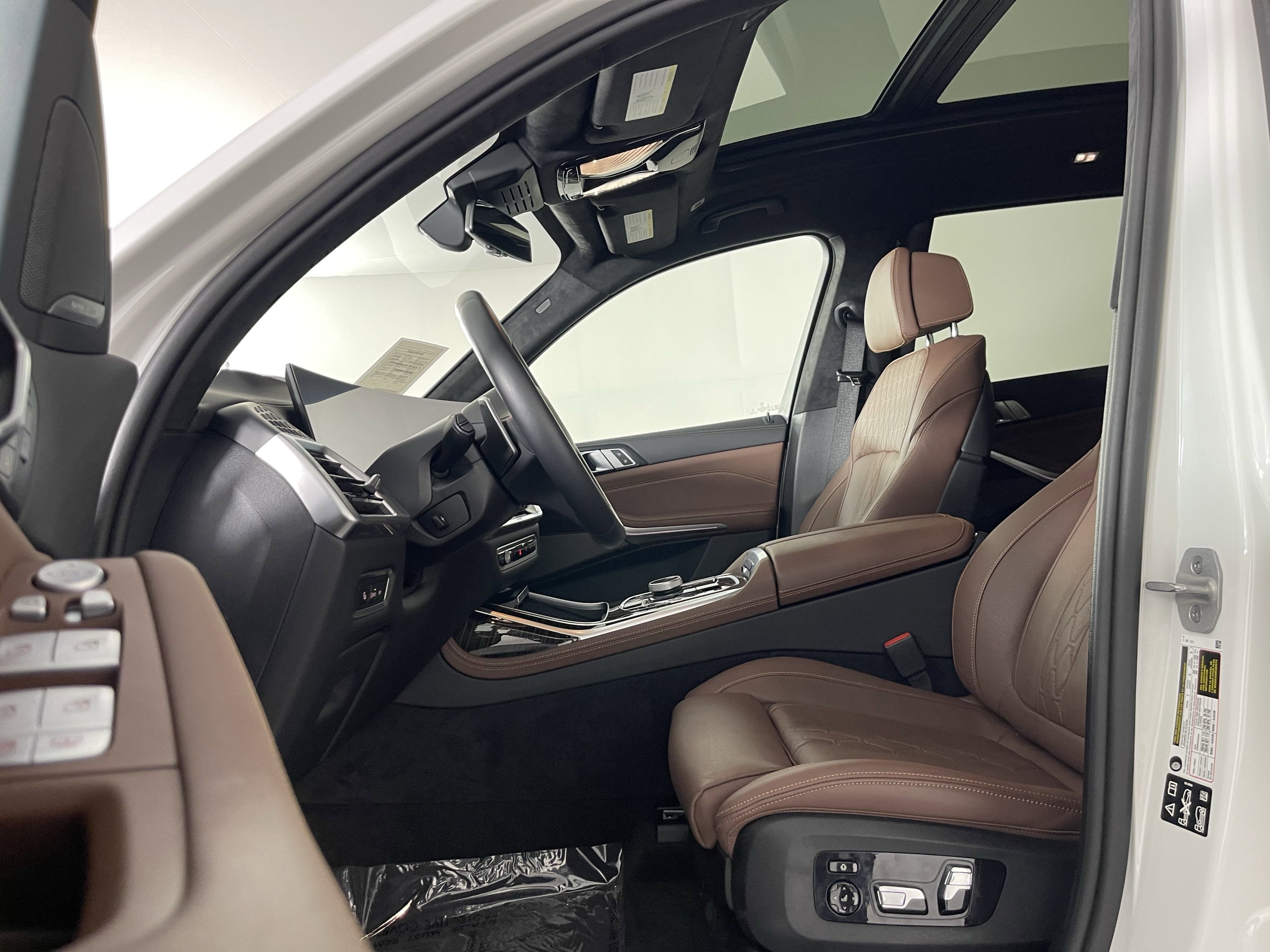 2025 Bmw X7 M60i photo 9