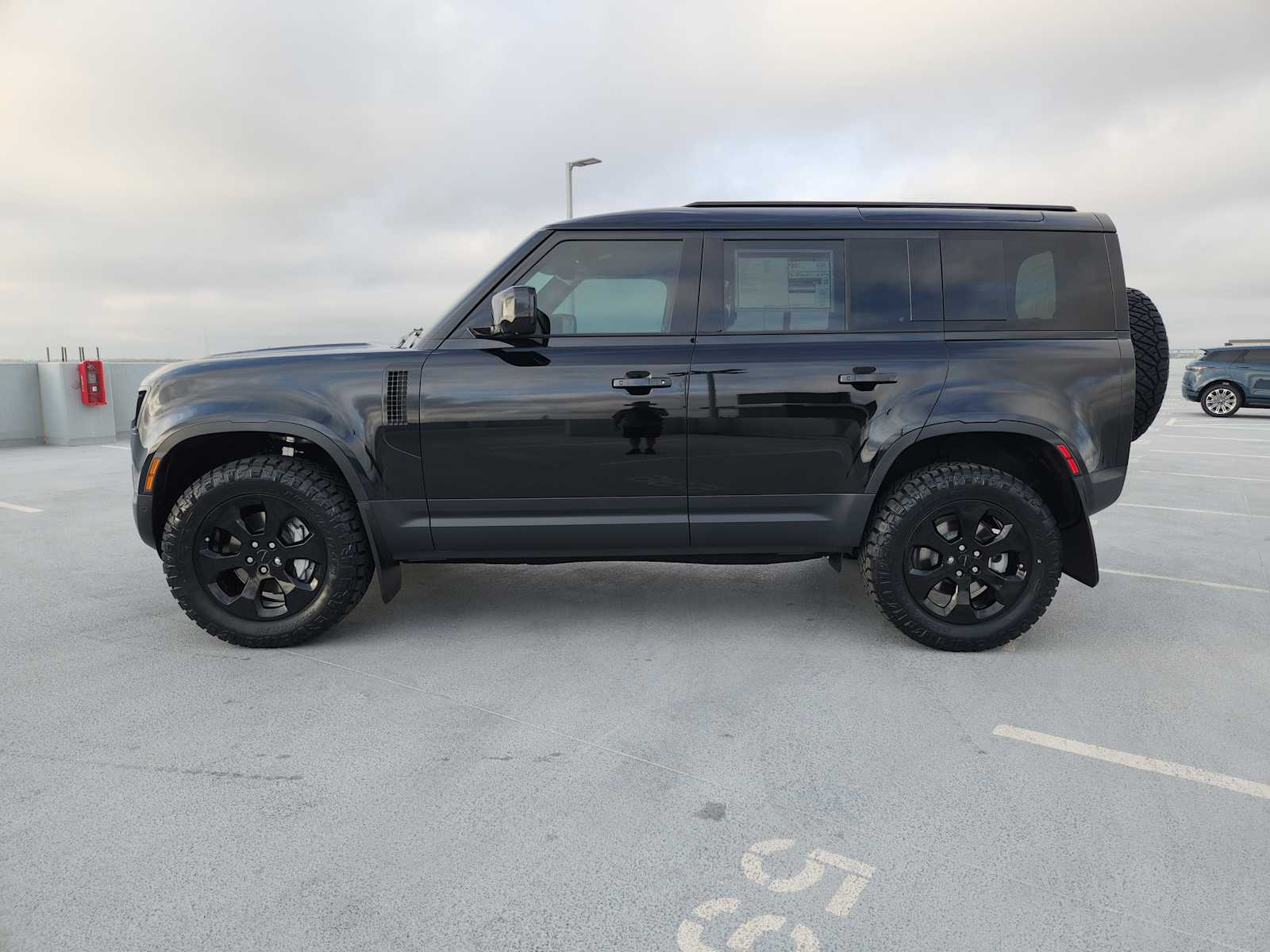 2026 Land Rover Defender S photo 4