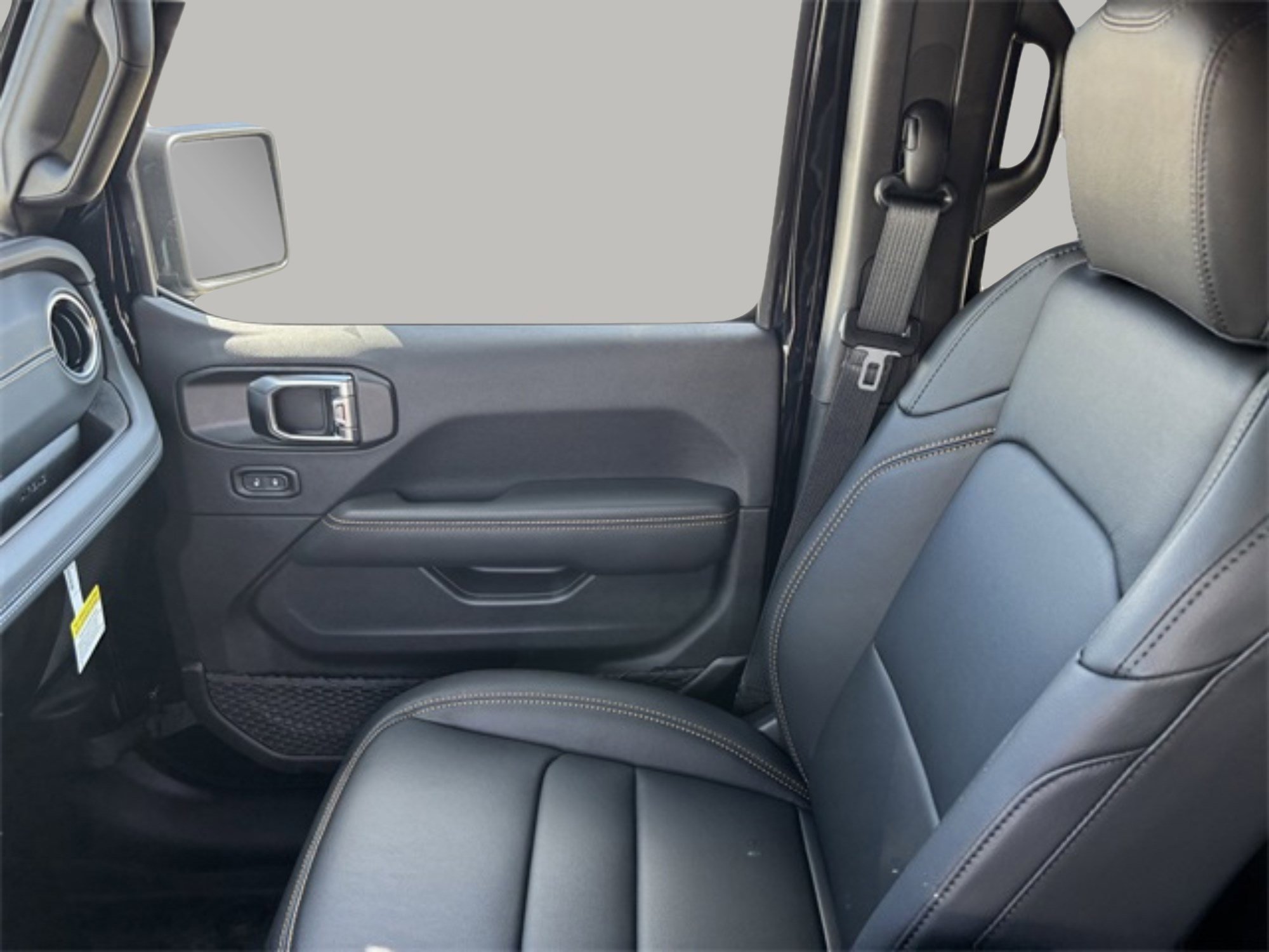 2025 Jeep Wrangler Sahara photo 16