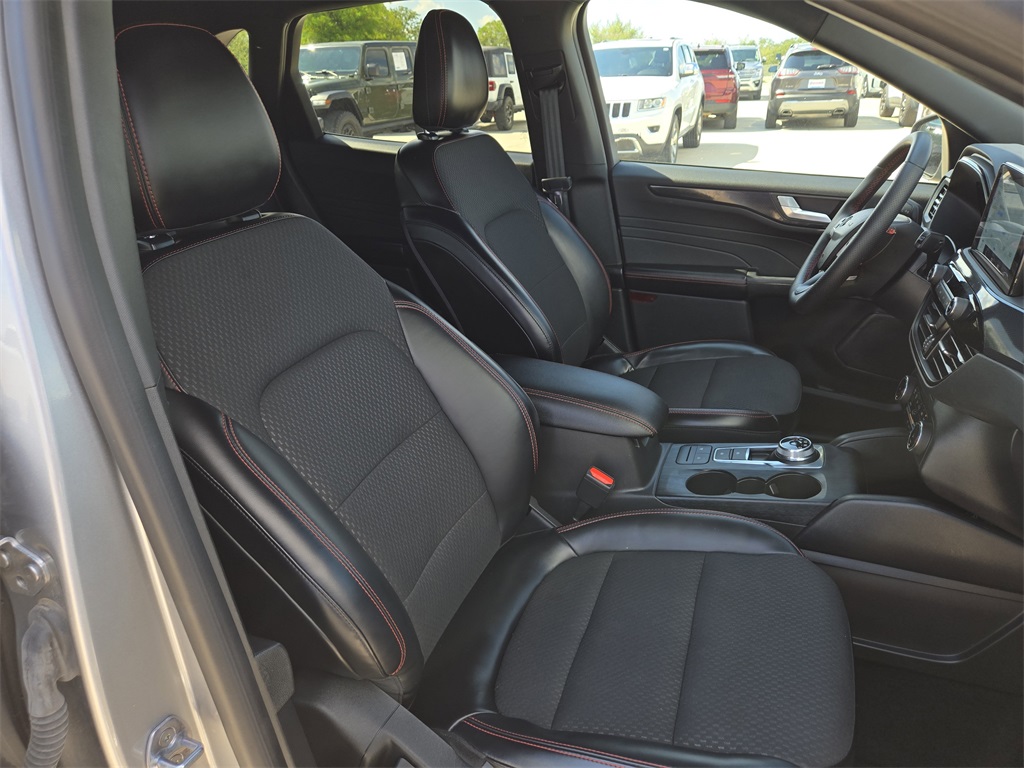 2024 Ford Escape ST-Line photo 25