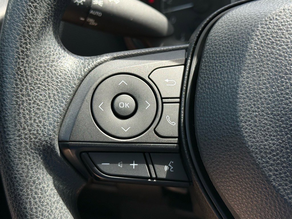 2022 Toyota Corolla LE photo 26