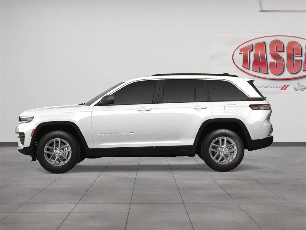 2025 Jeep Grand Cherokee Laredo X photo 3