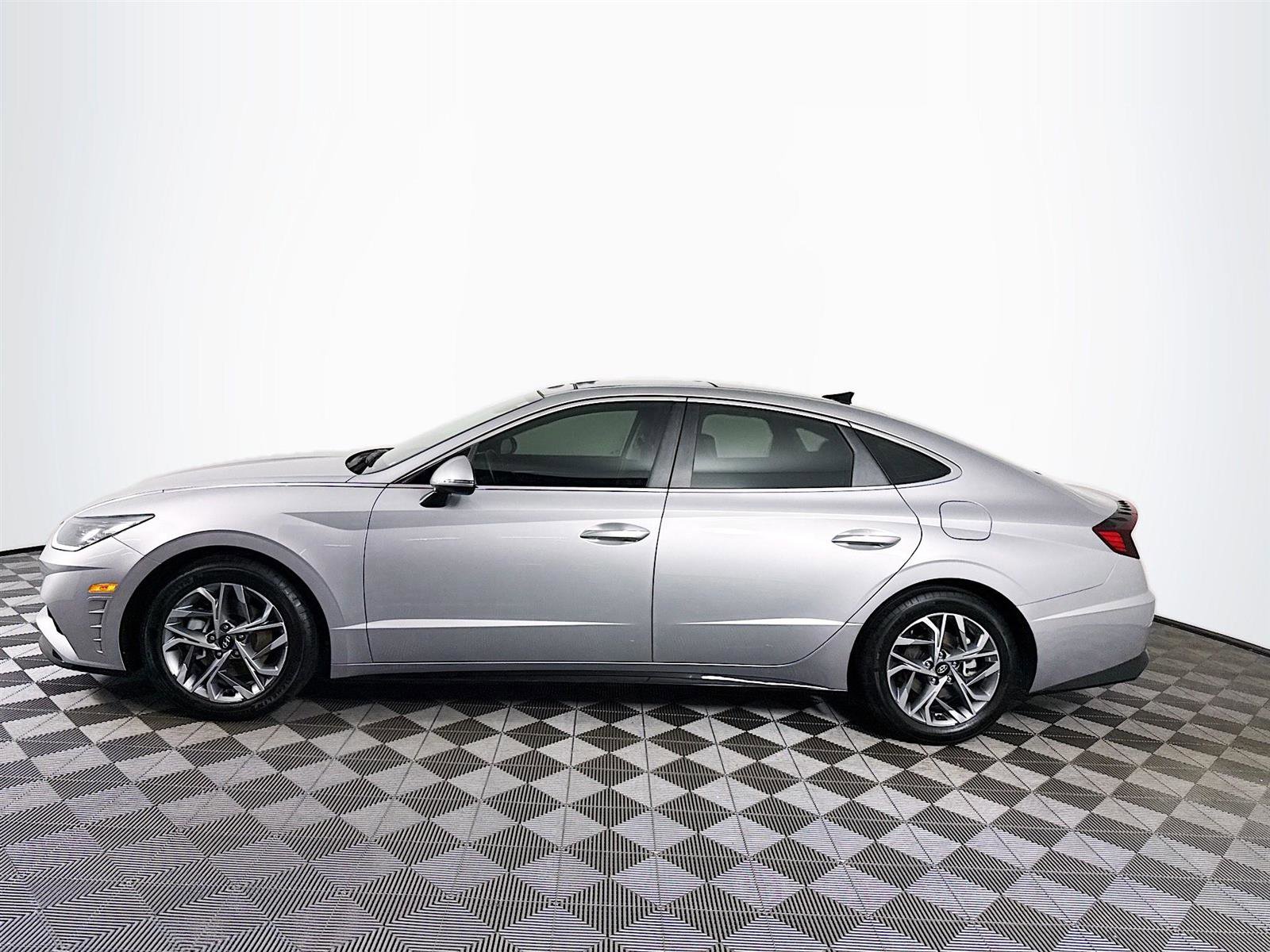 2023 Hyundai Sonata SEL photo 4