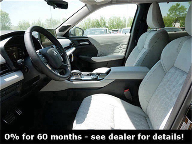 2025 Mitsubishi Outlander Platinum photo 4