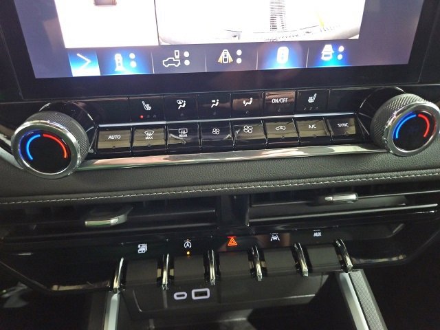 2024 Chevrolet Colorado LT photo 19