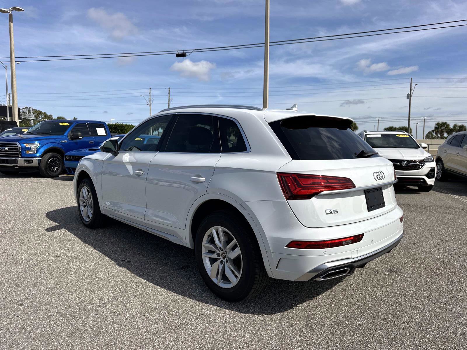2023 Audi Q5 S line Premium 45 TFSI photo 4