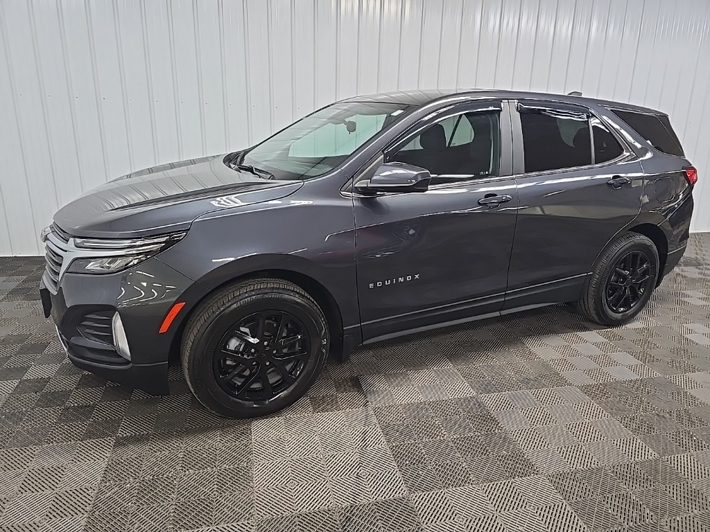 2022 Chevrolet Equinox LT photo 3