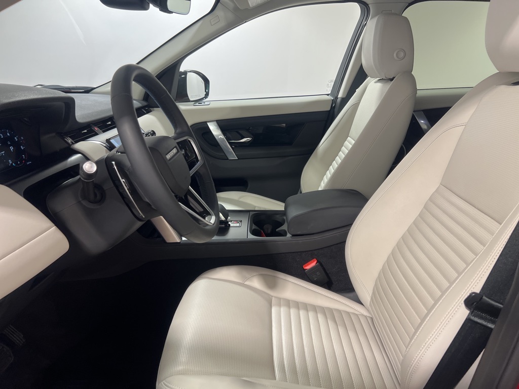 2025 Land Rover Discovery Sport S photo 11