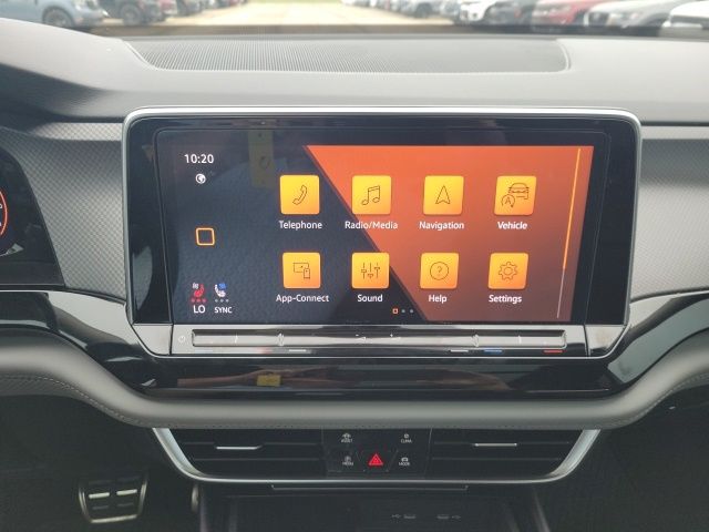 2024 Volkswagen Atlas Peak Edition SE Technology photo 9