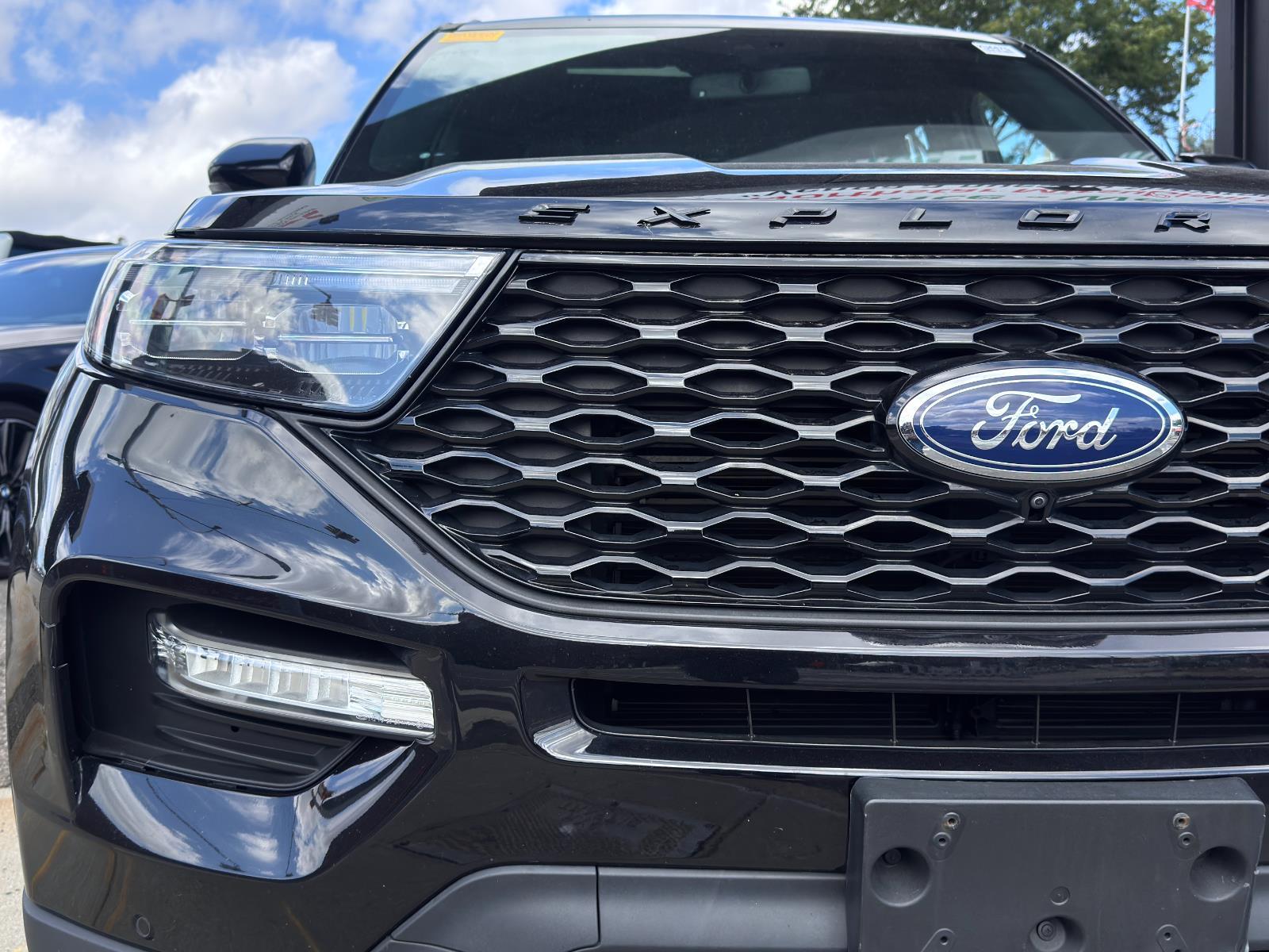 2022 Ford Explorer ST photo 8