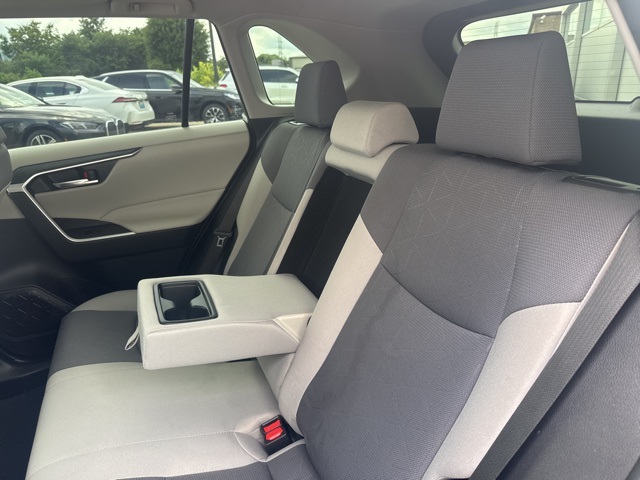 2019 Toyota RAV4 XLE photo 22