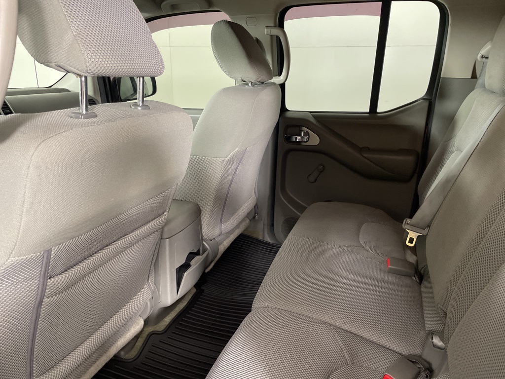 2015 Nissan Frontier S photo 28