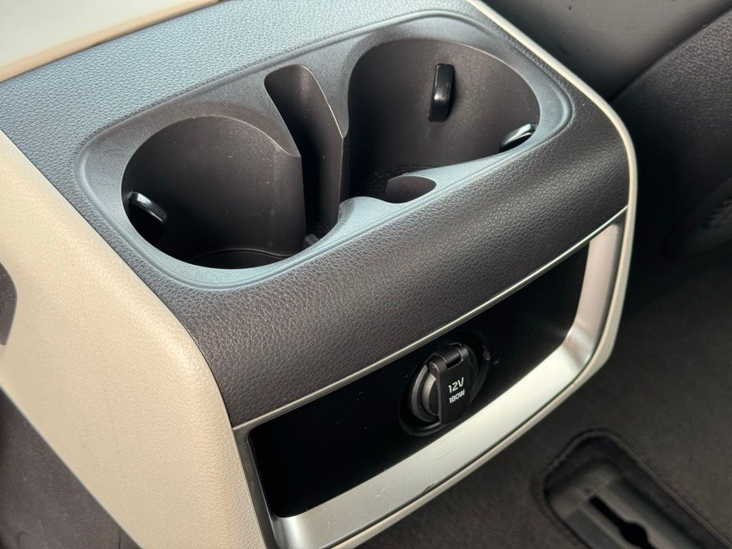 2023 Kia Carnival LX photo 7