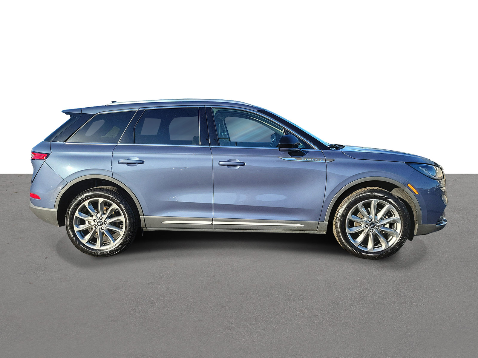 2022 Lincoln Corsair Standard photo 3