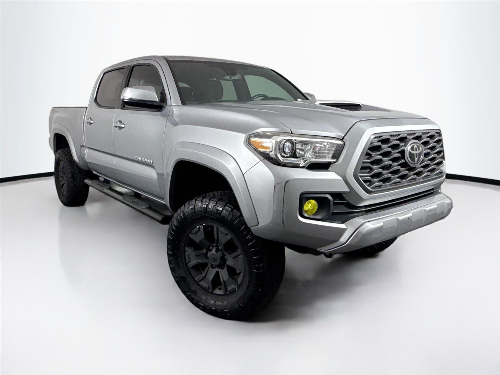 2020 Toyota Tacoma TRD Sport photo 3