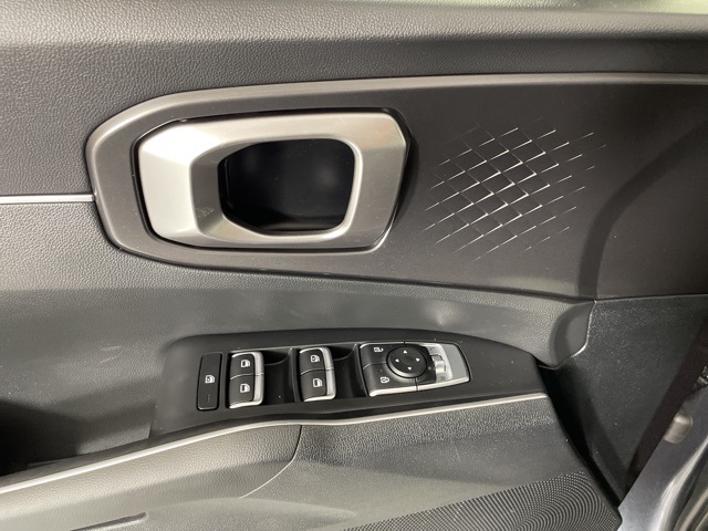 2022 Kia Sorento LX photo 11