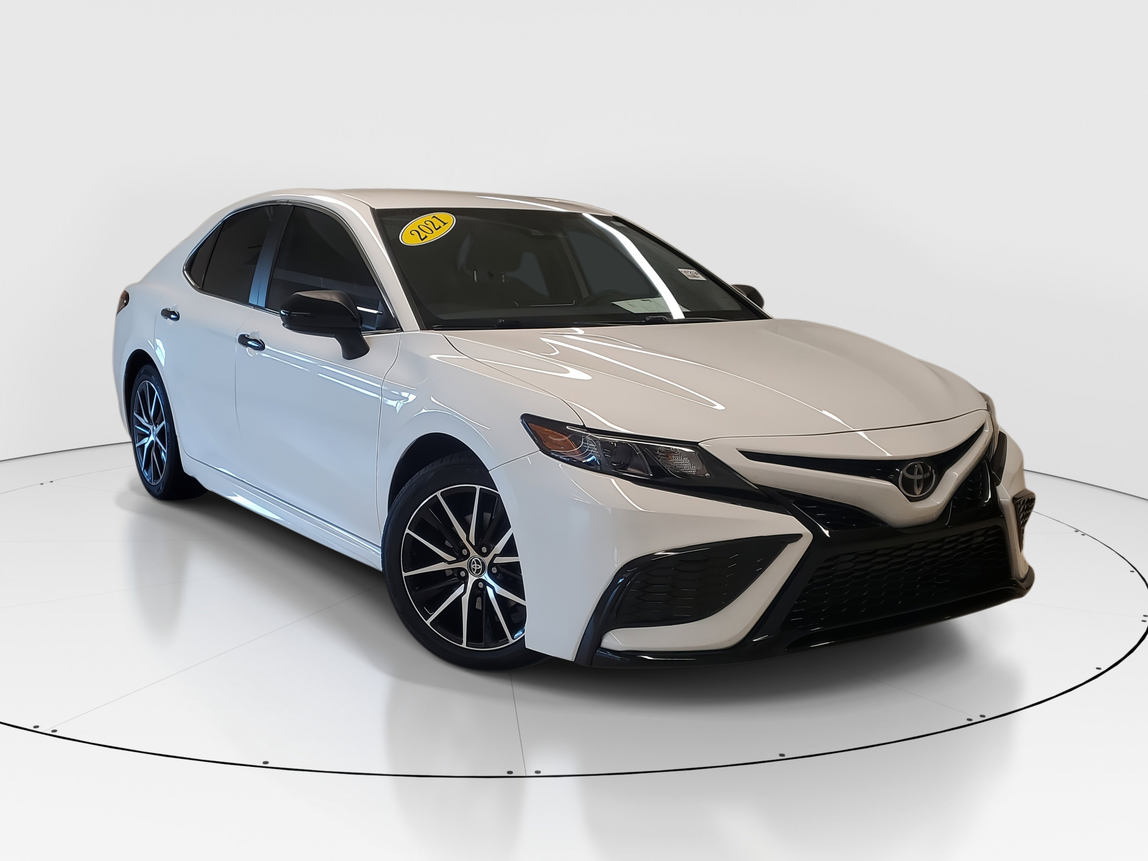 Used 2021 Toyota Camry SE with VIN 4T1G11AK5MU566943 for sale in Pinecrest, FL