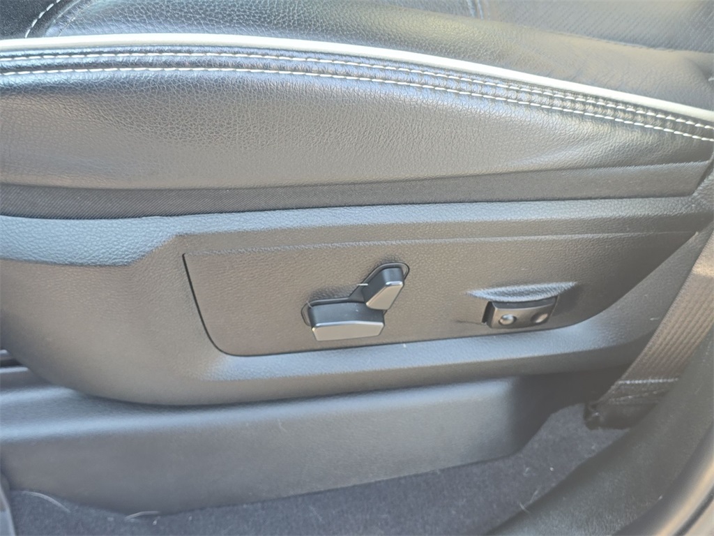 2021 Ram 3500 Laramie photo 18
