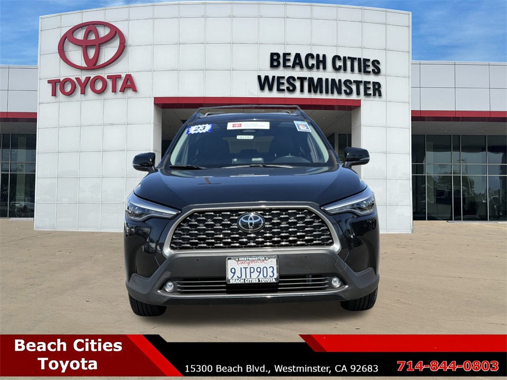 2023 Toyota Corolla Cross XLE photo 3