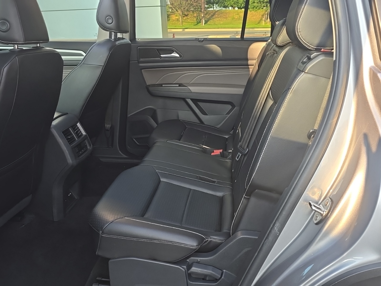 2022 Volkswagen Atlas V6 SEL R-Line photo 5