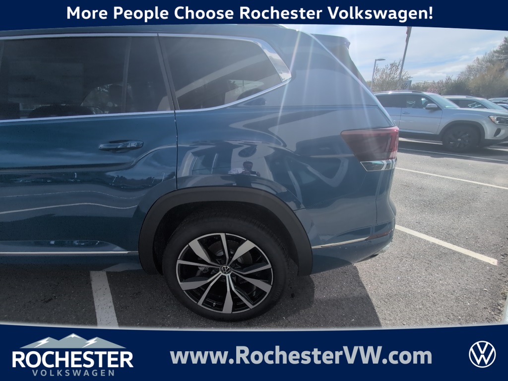2025 Volkswagen Atlas SEL Premium R-Line photo 4