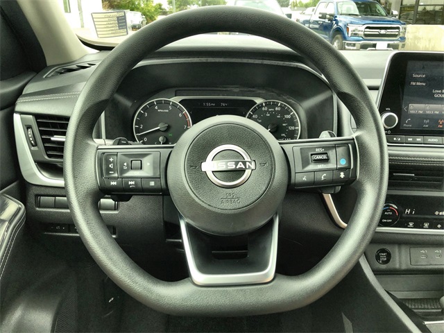 2024 Nissan Rogue SV photo 5