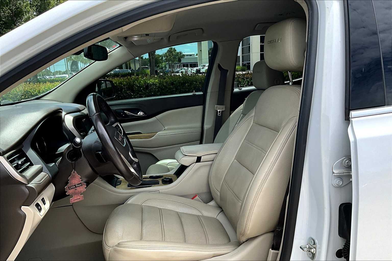 2018 Gmc Acadia Denali photo 2