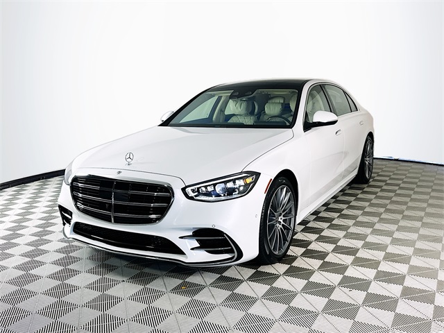 2026 Mercedes Benz S 500 4MATIC photo 3
