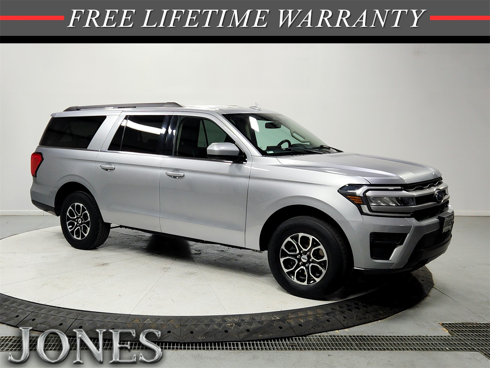 2023 Ford Expedition XLT's photo