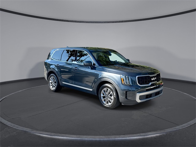2023 Kia Telluride LX photo 2