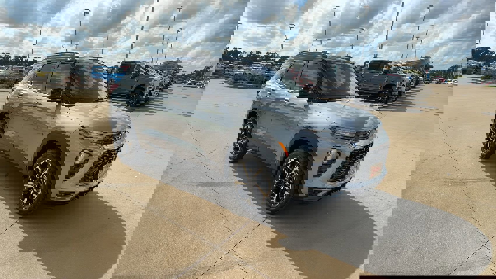 2023 Chevrolet Trailblazer RS photo 2