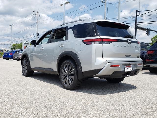 2025 Nissan Pathfinder SL photo 5