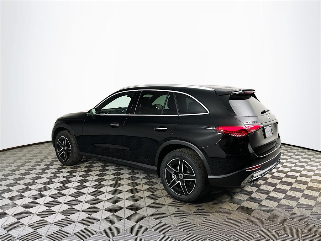 2026 Mercedes Benz GLC 300 4MATIC photo 4