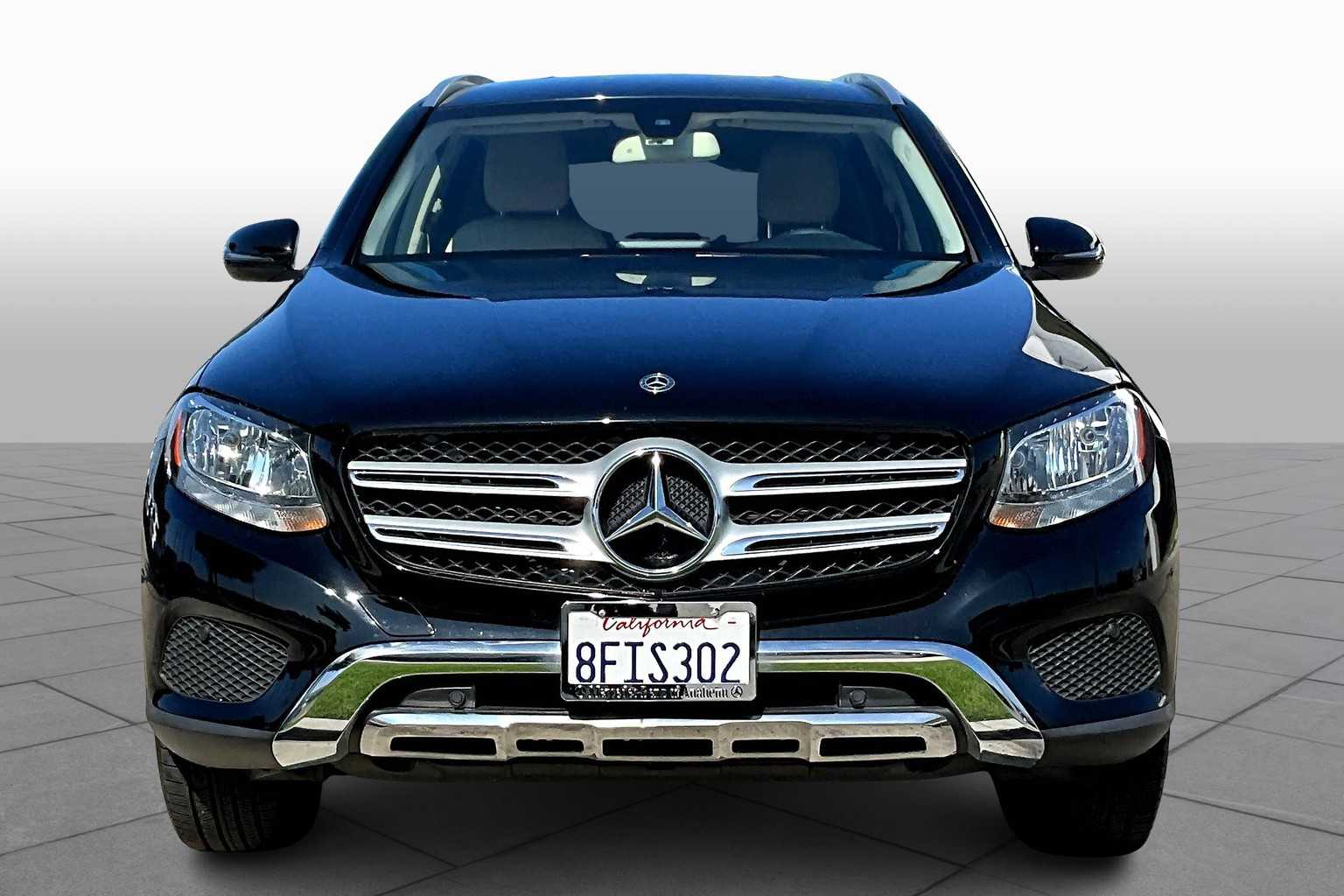2018 Mercedes Benz GLC 300 photo 2