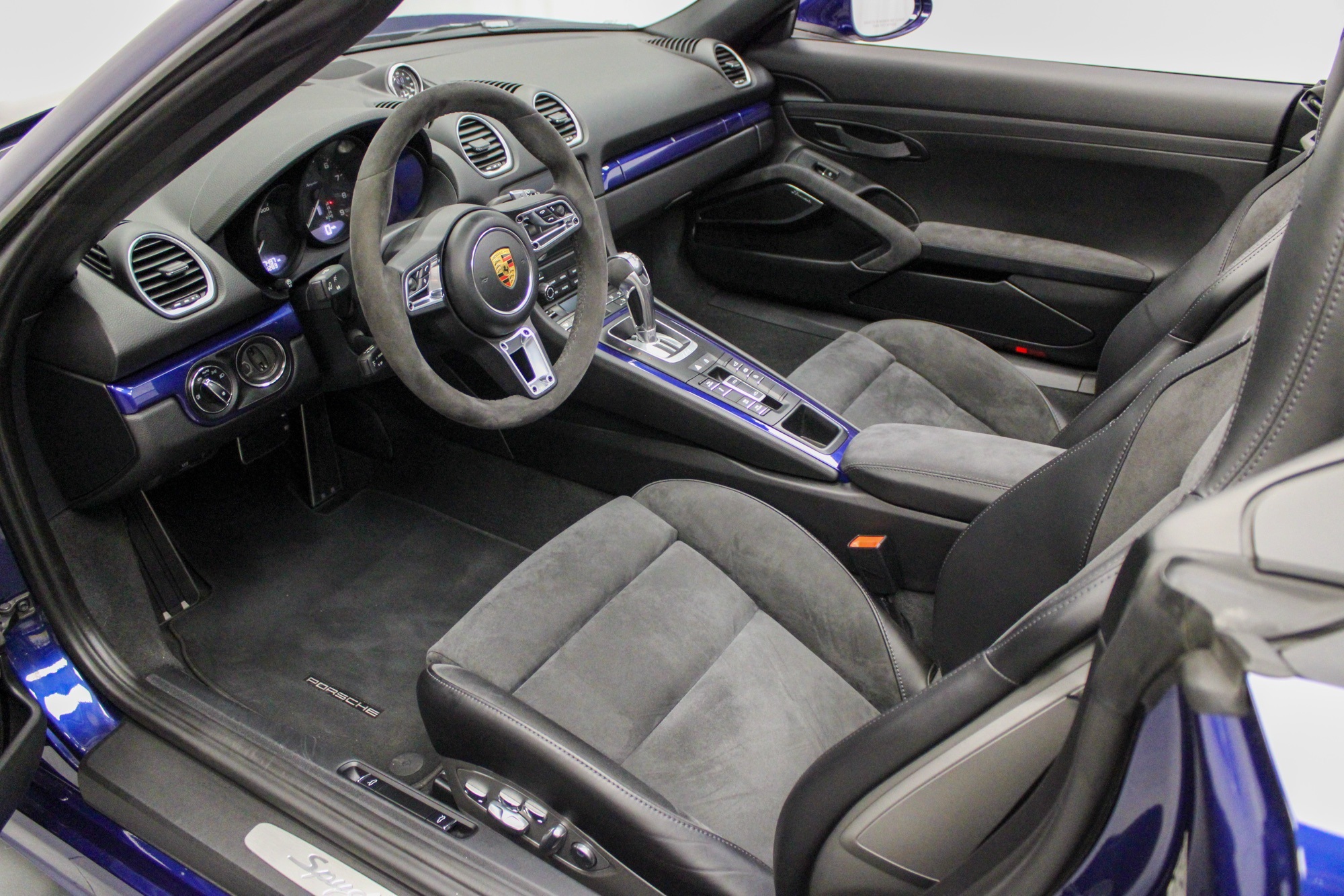 2021 Porsche Boxster Spyder photo 4
