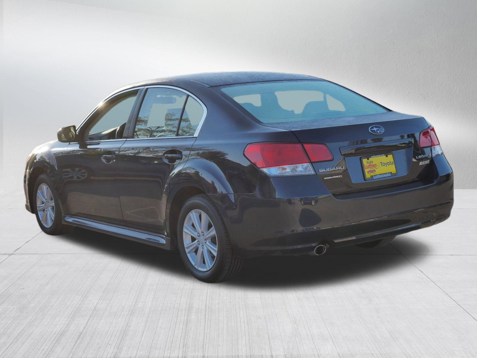2012 Subaru Legacy 2.5i Premium photo 3