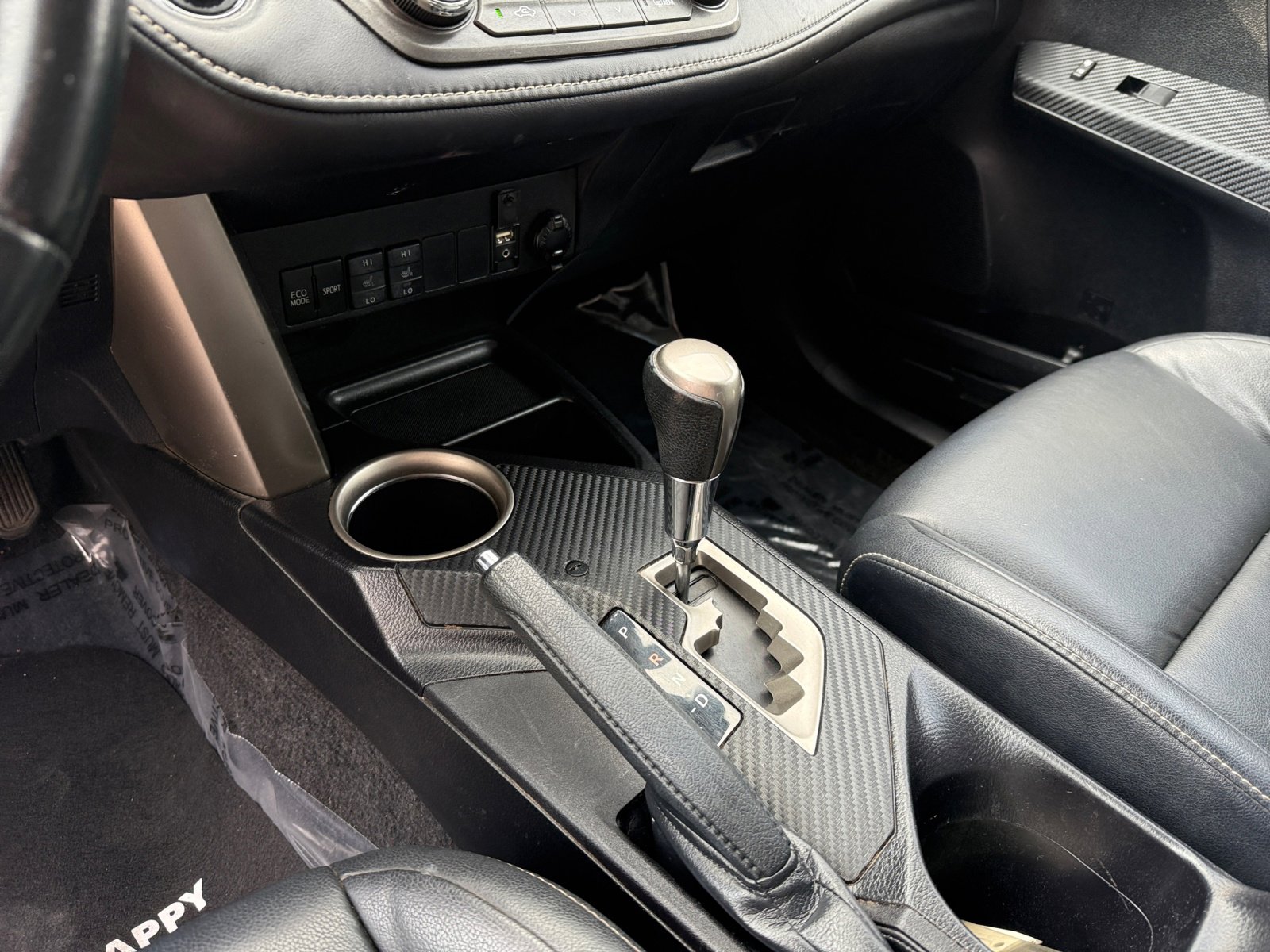 2015 Toyota RAV4 Limited photo 13