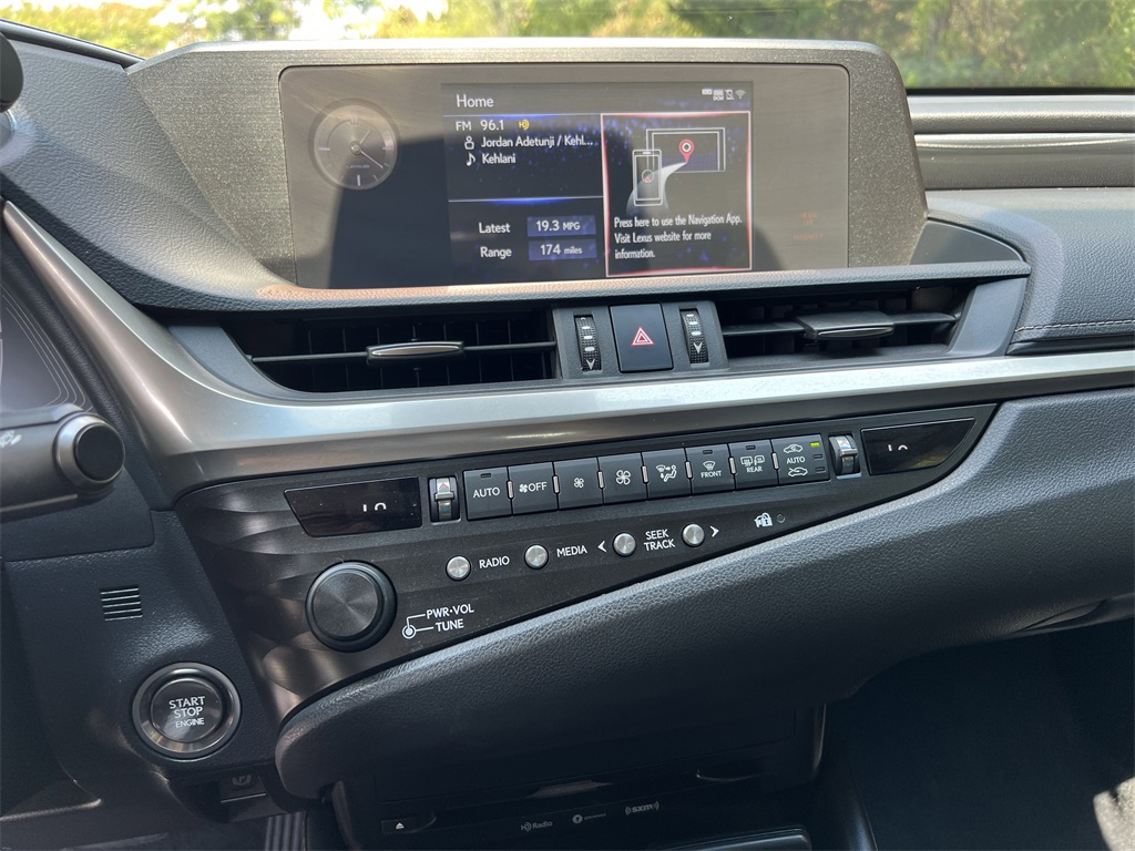 2019 Lexus ES 350 photo 21